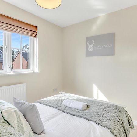 Silver Stag Properties, 3 Bedroom W Parking And Garden Smisby 外观 照片
